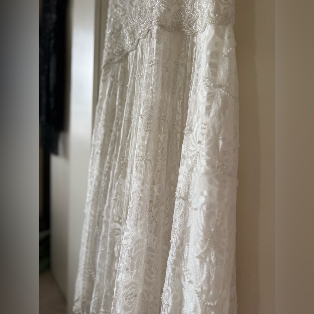 Brilliante by J.A. Beaded, Pearls, Scalloped, Embellished. Vintage Wedding Dress - Picture 8 of 15